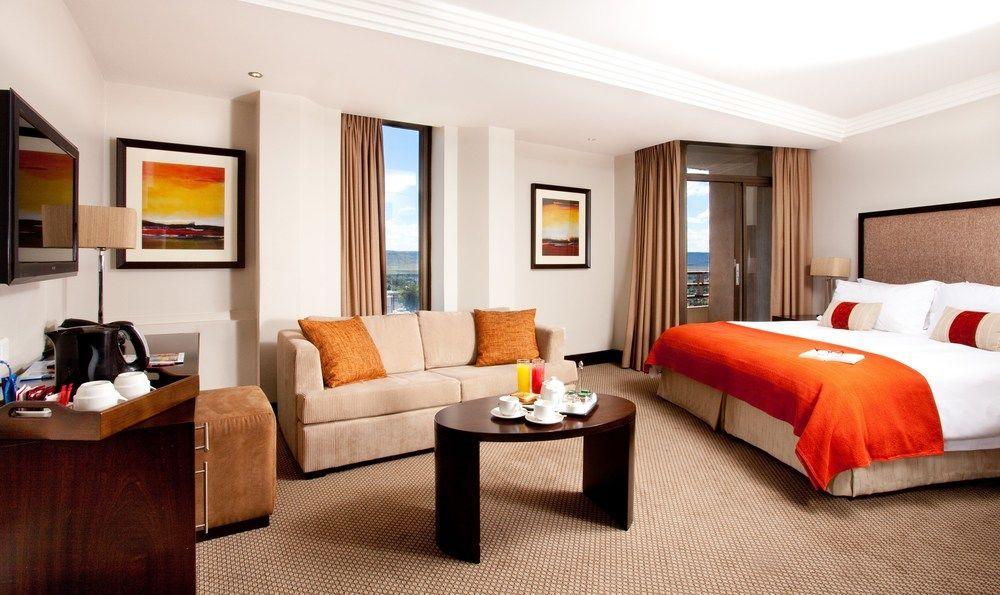 Avani Lesotho Hotel & Casino Масеру Экстерьер фото