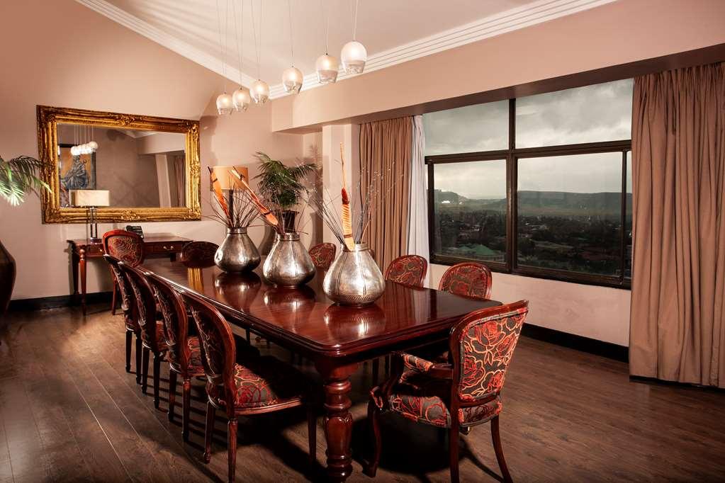 Avani Lesotho Hotel & Casino Масеру Номер фото