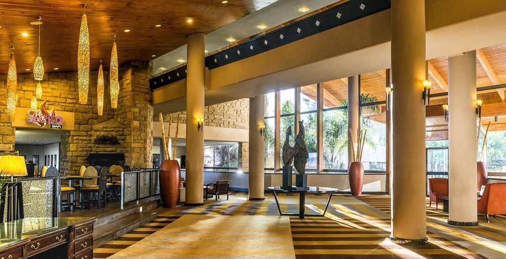 Avani Lesotho Hotel & Casino Масеру Интерьер фото