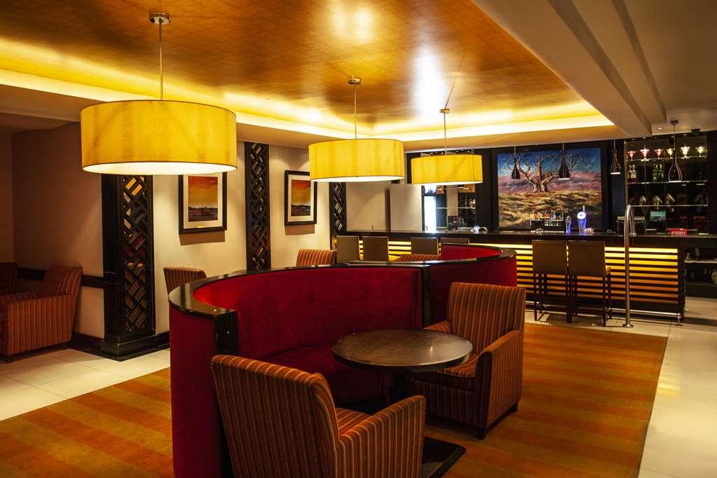 Avani Lesotho Hotel & Casino Масеру Ресторан фото