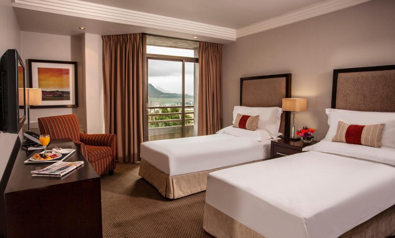 Avani Lesotho Hotel & Casino Масеру Экстерьер фото