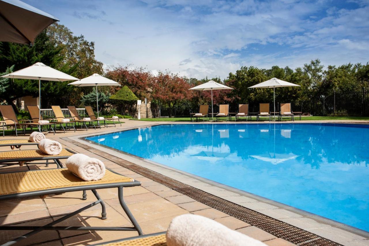 Avani Lesotho Hotel & Casino Масеру Экстерьер фото