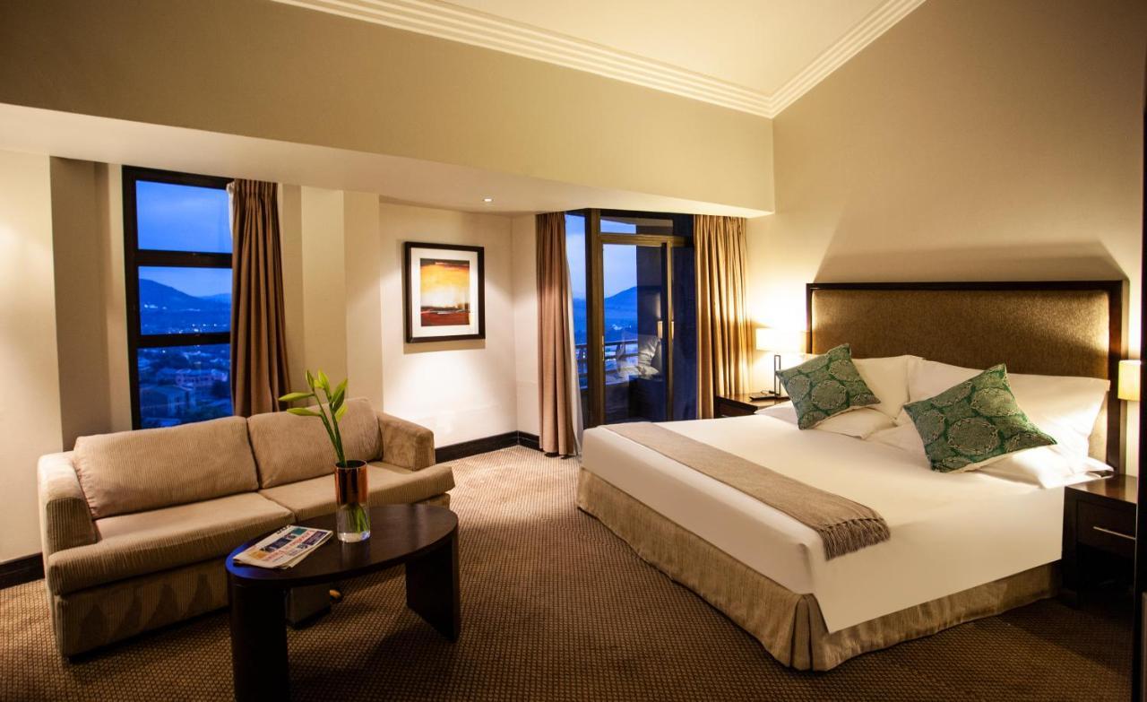 Avani Lesotho Hotel & Casino Масеру Экстерьер фото